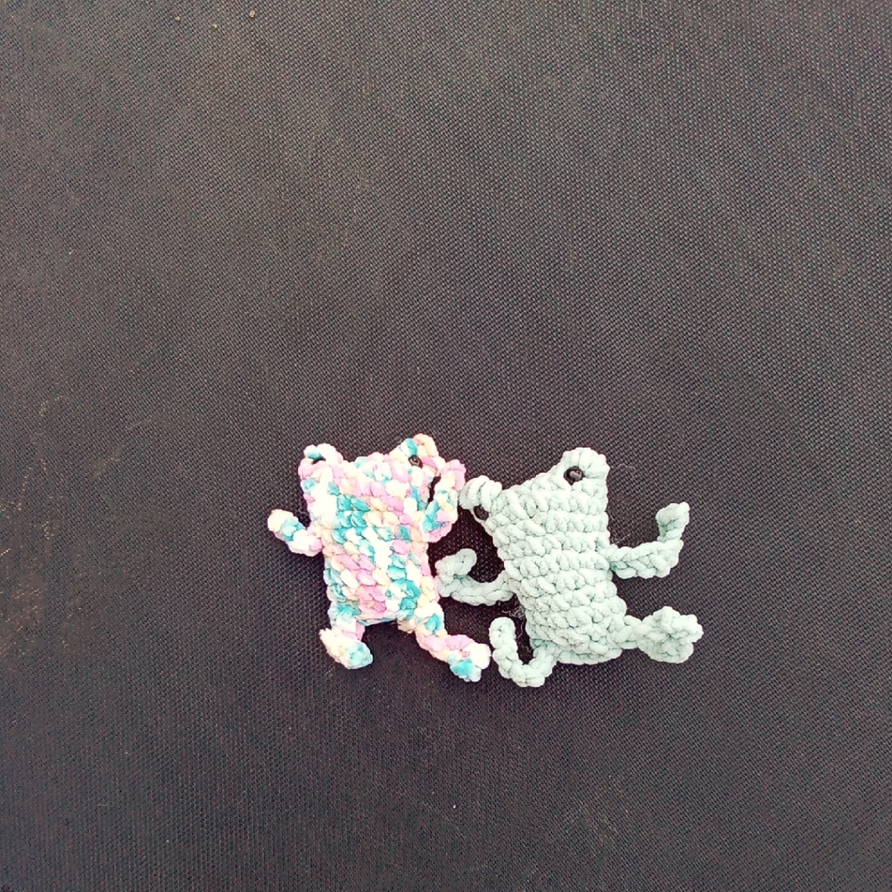 Leggy Frog Crochet